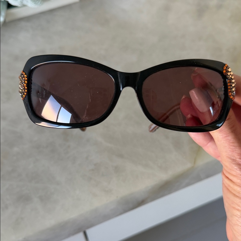 NWOT Jimmy Crystal Elegant Brown Sunglasses with Gold Rhinestone Accents